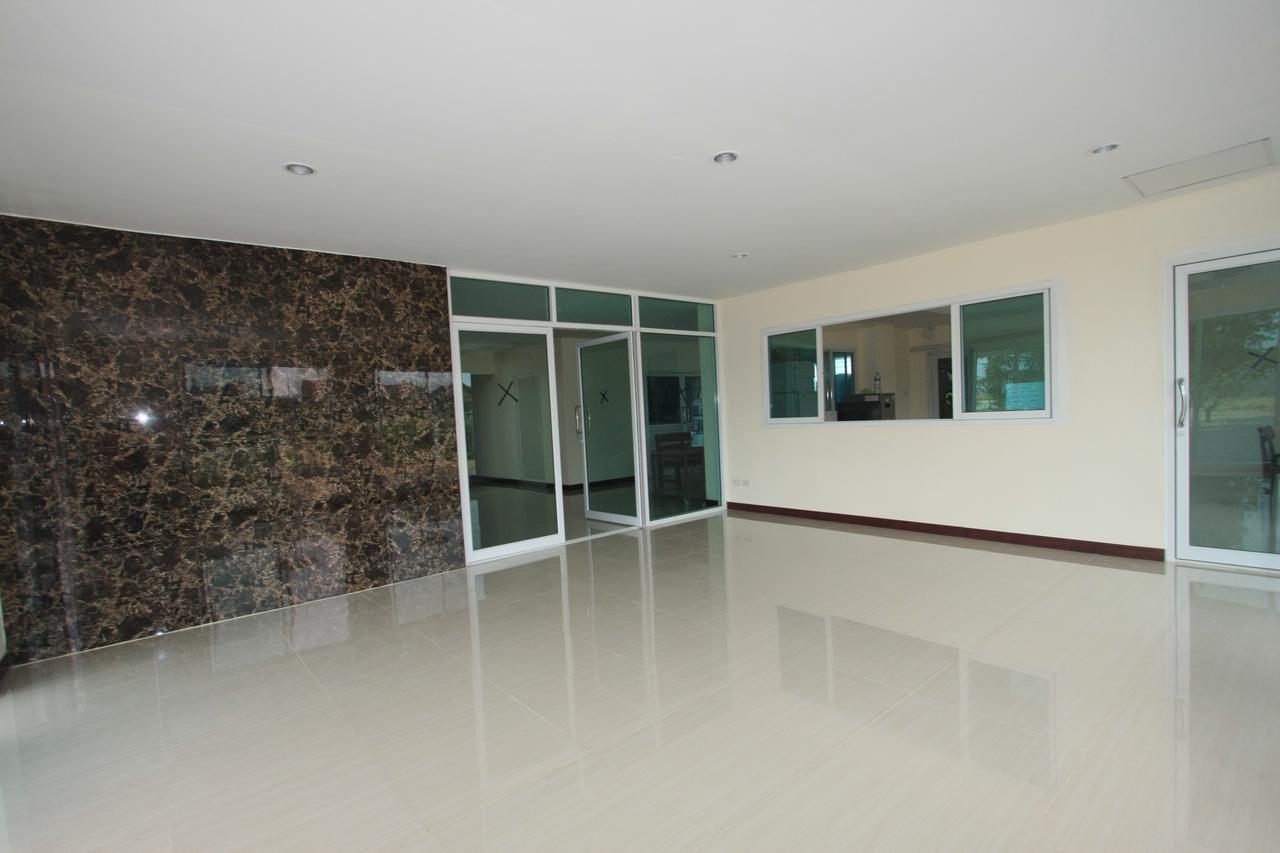 Chantorn Residence Si Racha Exterior foto